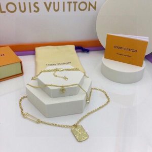 14 big tag lv necklace gold tone for women 2799