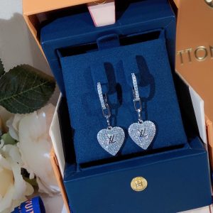 13 engraving lv signature twinkle earrings silver tone for women 2799