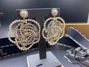 1 big camellia pearl earrings gold tone for women 2799