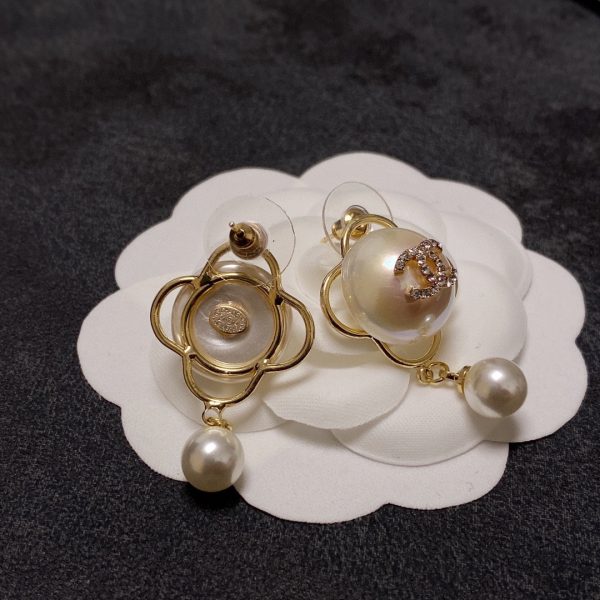 6 pearl studded earrings white for women 2799