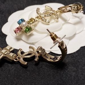 7 rivet earrings gold for women 2799