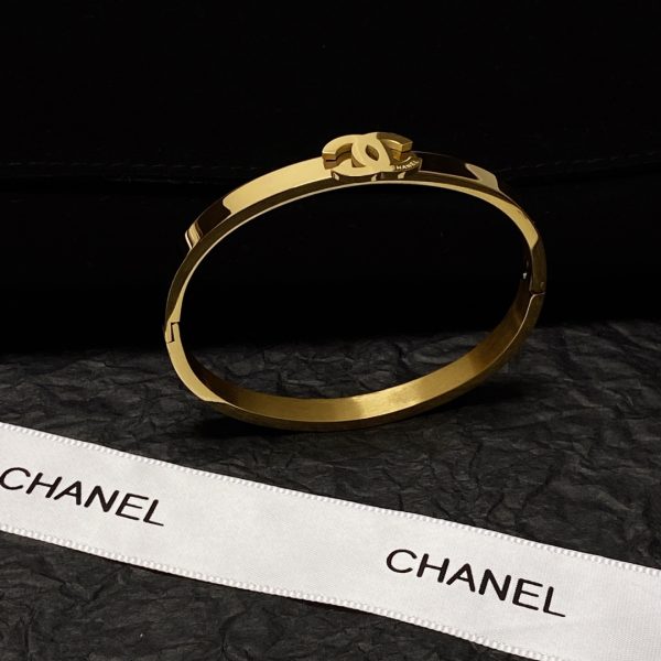 6 cc strap bracelet gold for women 2799