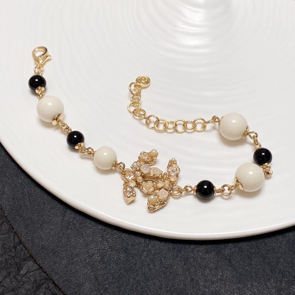 5 pearl bracelet gold for women 2799