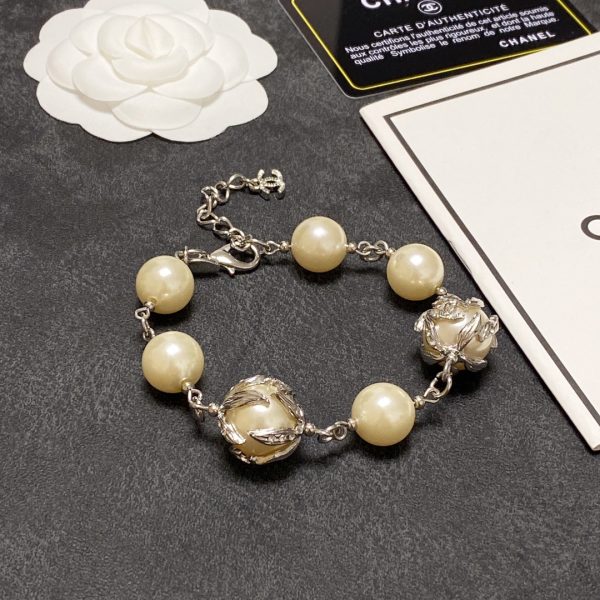 10 pearl bracelet beige for women 2799