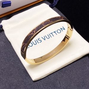 3 letter bracelet gold for women 2799
