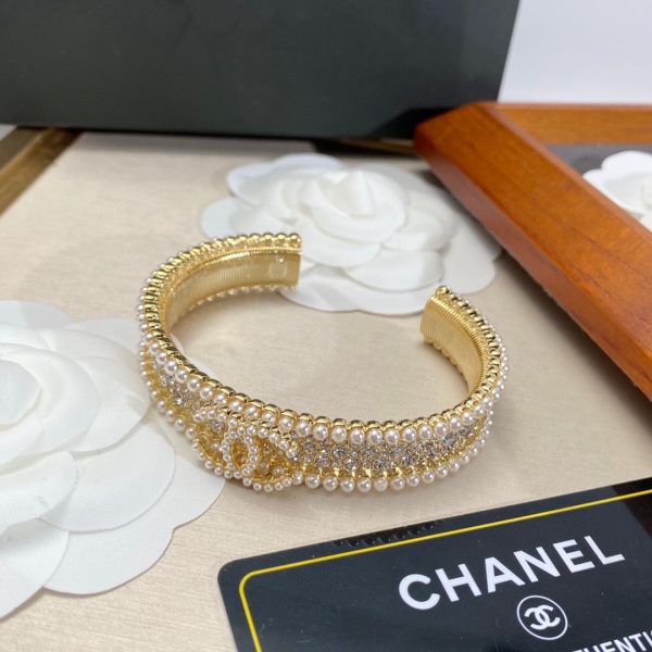 5 pearls bracelet gold for women 2799