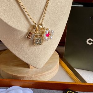 6 padlock necklace gold for women 2799