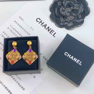 7 glass earrings gold for women 2799