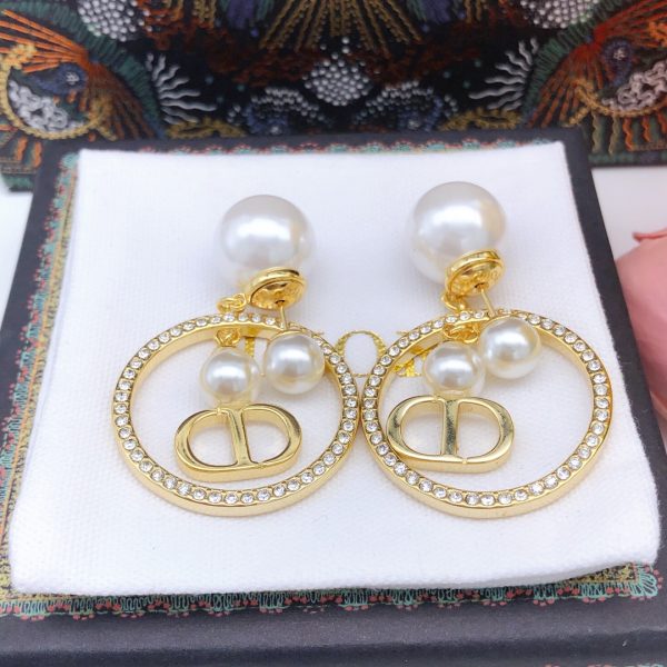 7 pearl stud earrings gold for women 2799