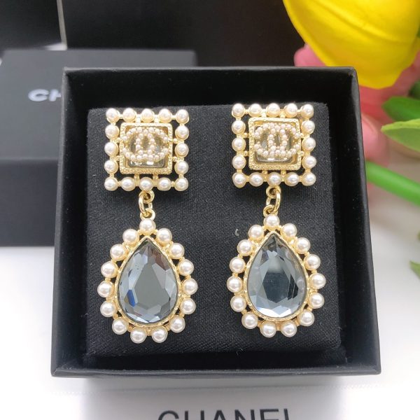 10 dripping pearls earrings gold for women 2799