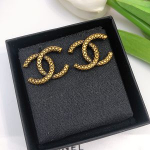 18 cc earrings gold for women 2799