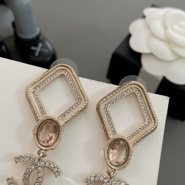 9 fragrant diamond shaped earrings gold for women 2799