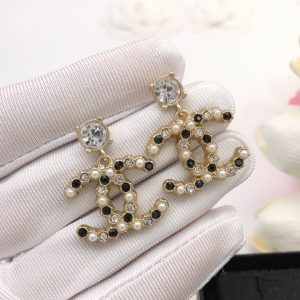 5 pearl earrings gold for women 2799
