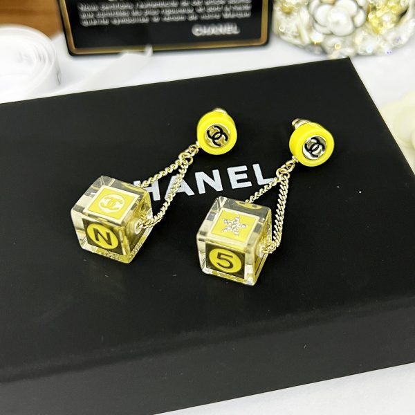 8 dice earrings yellow for women 2799