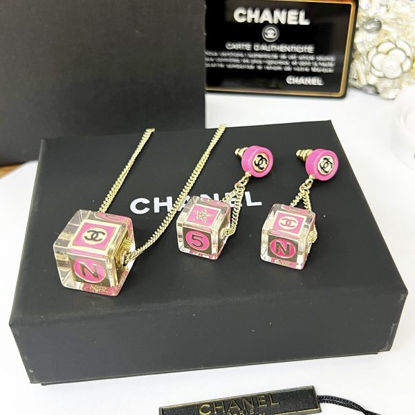 1 dice earrings pink for women 2799