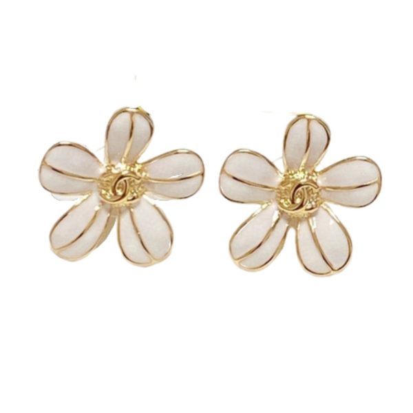 4 classic flower earrings white for women 2799