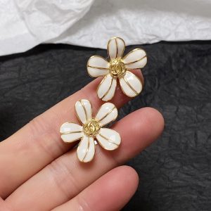 7 classic flower earrings white for women 2799