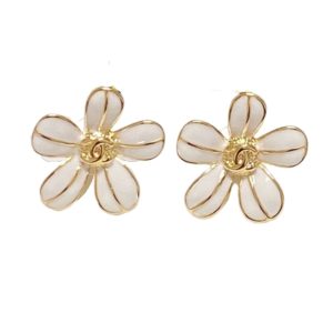 10 classic flower earrings white for women 2799