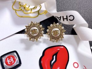 9 stud earrings gold for women 2799 1