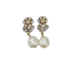 4-Flower And Leaf Shape Earrings Gold Tone For Women   2799