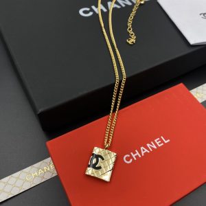 5 handbag shape necklace gold tone for women 2799
