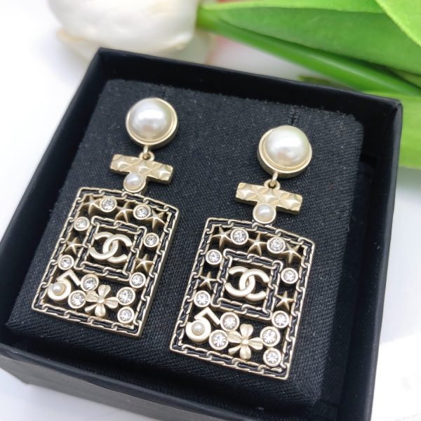 8 double c diamond stud earrings gold for women 2799