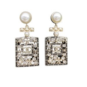 11 double c diamond stud earrings gold for women 2799