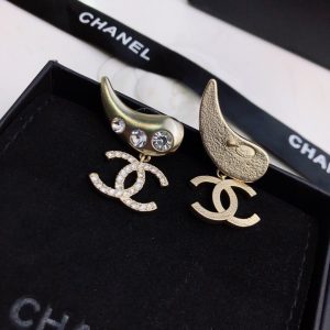 3-Horn Shape Earrings Gold Tone For Women   2799
