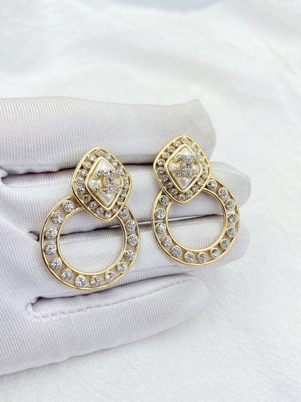 8 sparkling stone borigin earrings gold tone for women 2799