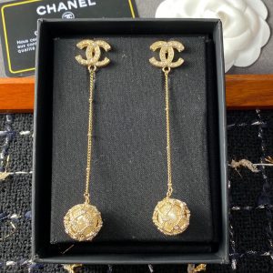 8 long earrings gold for women 2799