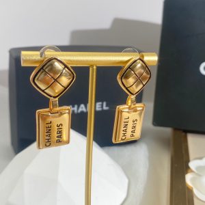 7 bigname earrings gold for women 2799