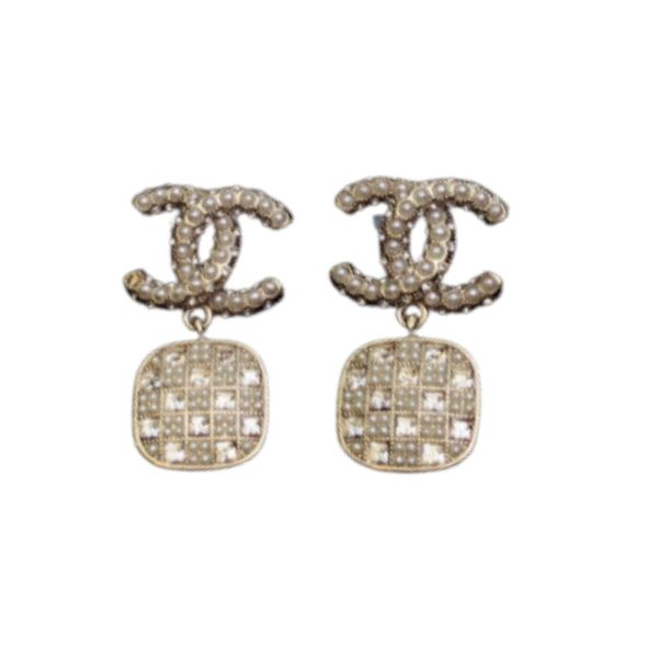 4 stud earrings gold for women 2799 3