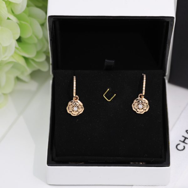 2 hollow camellia earrings gold for women 2799