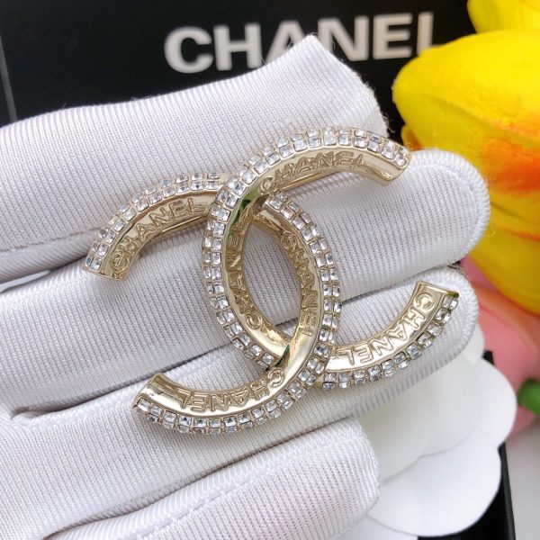6 cc sublime brooch gold tone for women 2799