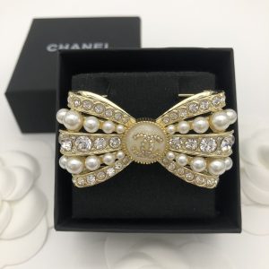 7 cc bowknot ornaments pearl brooch gold tone for women 2799