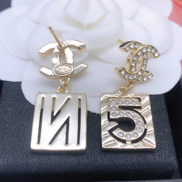 8 square no5 pendant earrings gold for women 2799