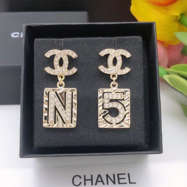 12 square no5 pendant earrings gold for women 2799