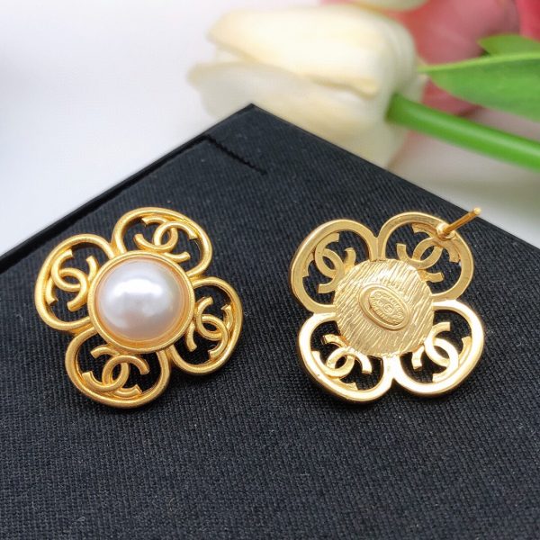 5 earrings gold for women 2799 1