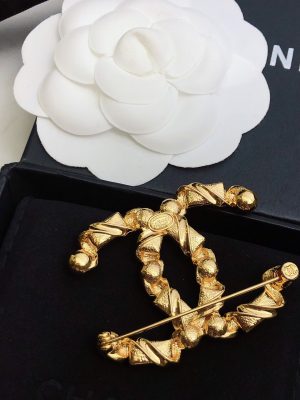 5 pearl brooch gold for women 2799