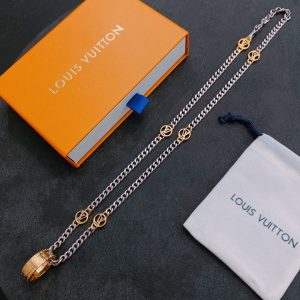 1 lv necklace gold for women 2799