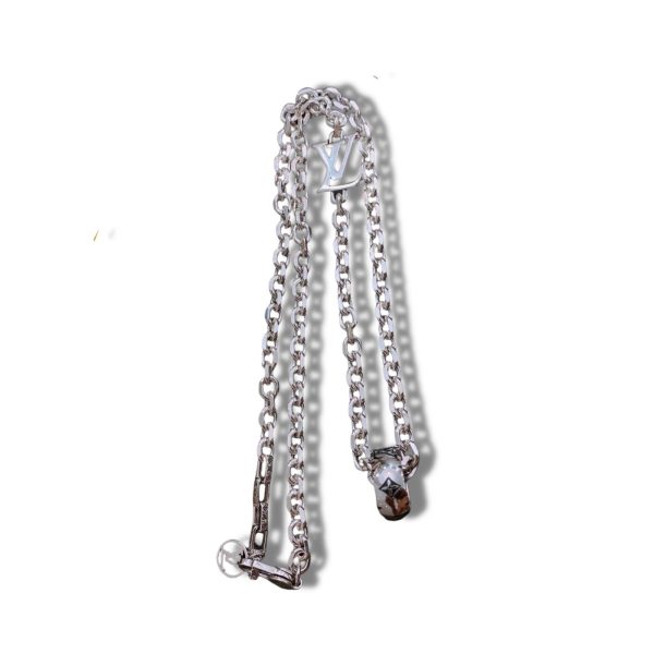 4 lv necklace silver for women 2799