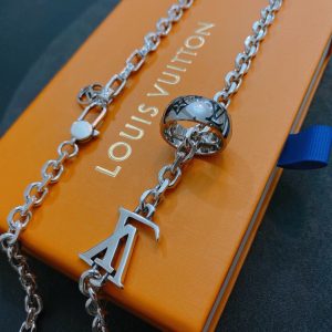 6 lv necklace silver for women 2799