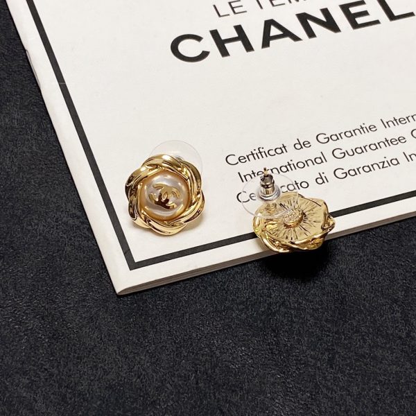 3 clip earrings gold for women 2799