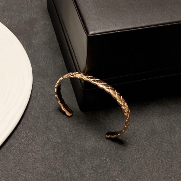 12 coco crush bracelet gold for women 2799