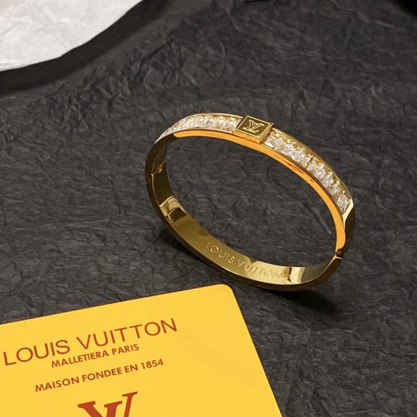 5 lv bracelet gold for women 2799
