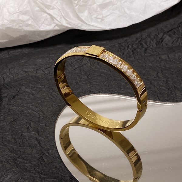 12 lv bracelet gold for women 2799