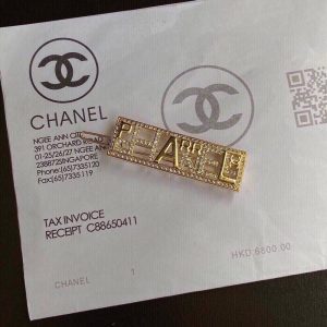 11 pharrell guide crystal pin brooch gold for women 2799