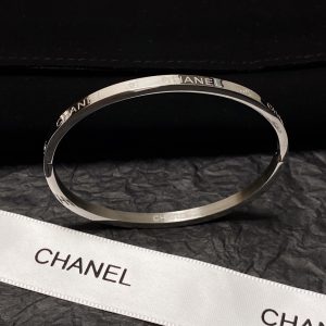 Chanel Pre-Owned 2001 Coco print ring