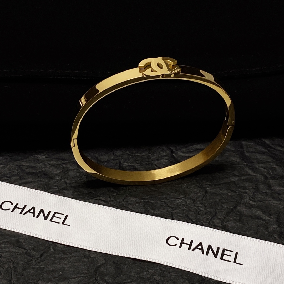 Buy Luxury Iconic Design Black Bracelet For Men - Brantashop