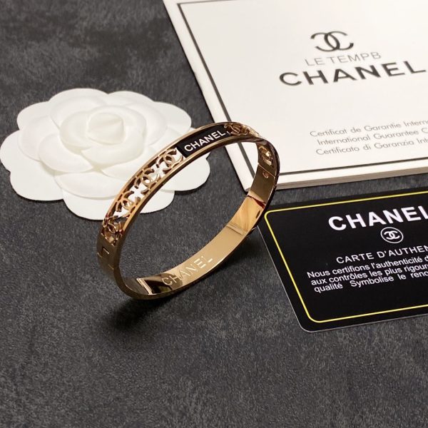 2 chanel with bracelet 2799 9